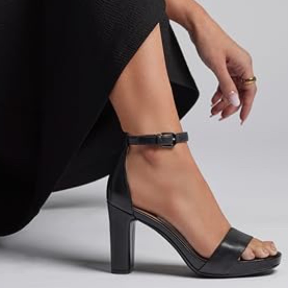 Naturalizer Women's Joy Heeled Sandal - 7W - NIB